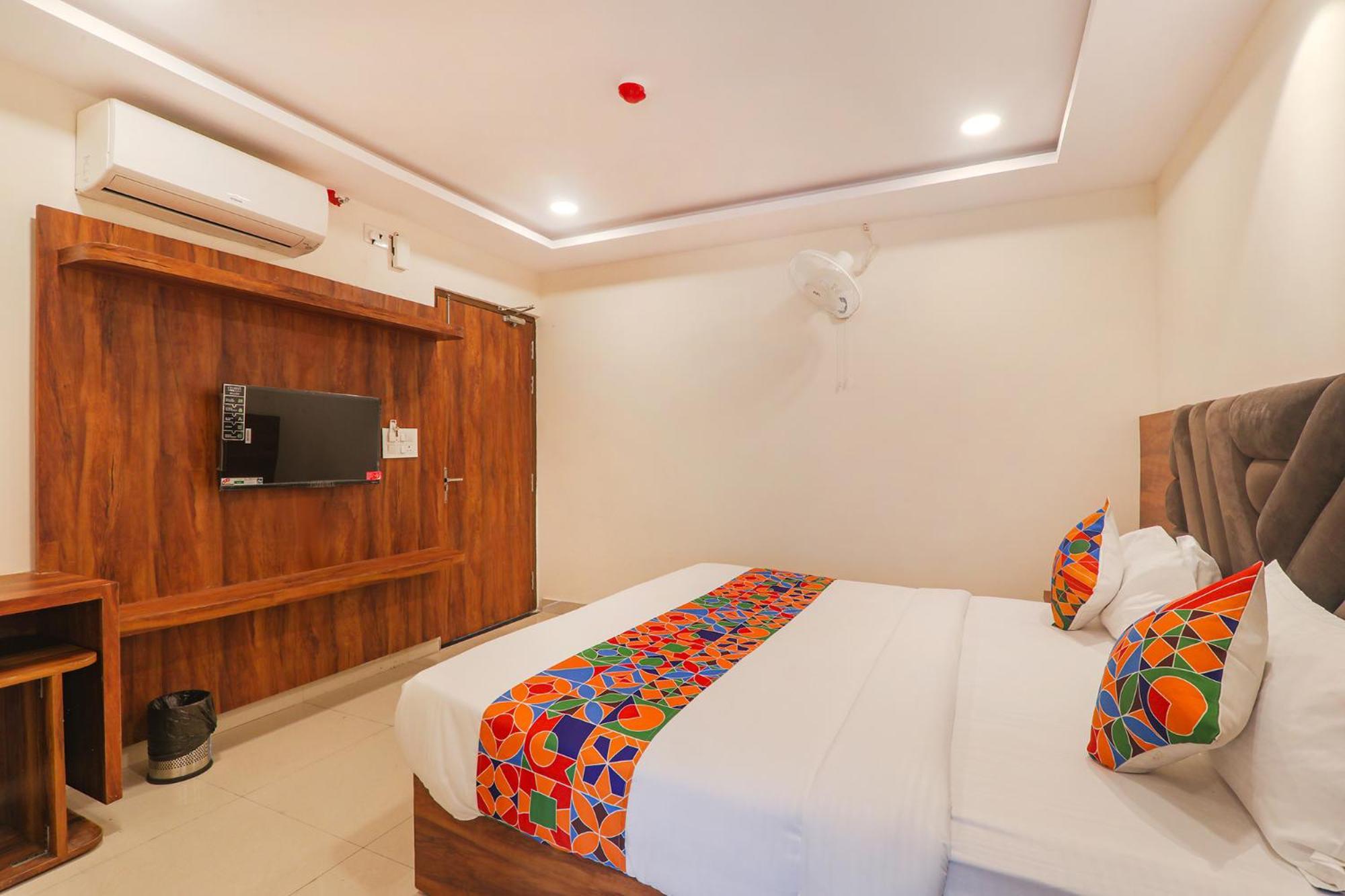 Fabhotel Rachna Palace And Banquets - Nr Lekhraj Metro Station Lucknow Exterior foto