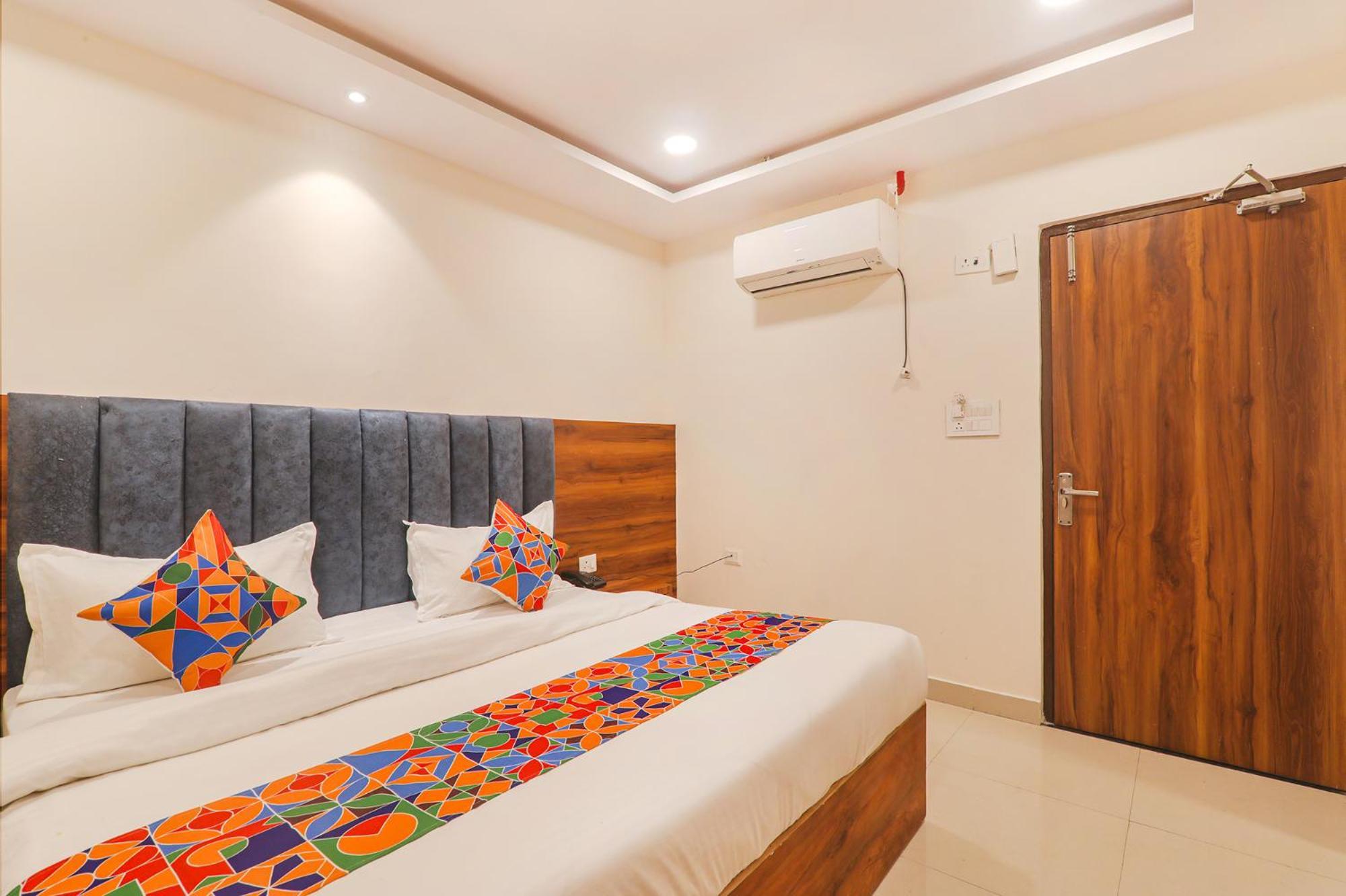 Fabhotel Rachna Palace And Banquets - Nr Lekhraj Metro Station Lucknow Exterior foto